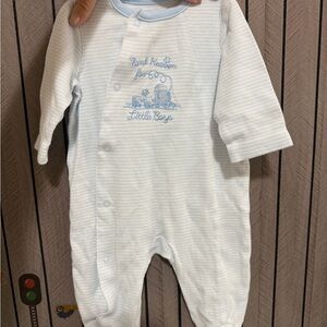 ❤️ BUNDLE 4/$20 Onesies Footies